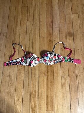 vintage y2k like new size 32B graffiti calvin klein bra light line w/ underwire